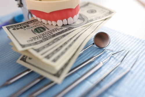 Implantes dentales deducibles de impuestos en Butler, PA | Brockley Dental